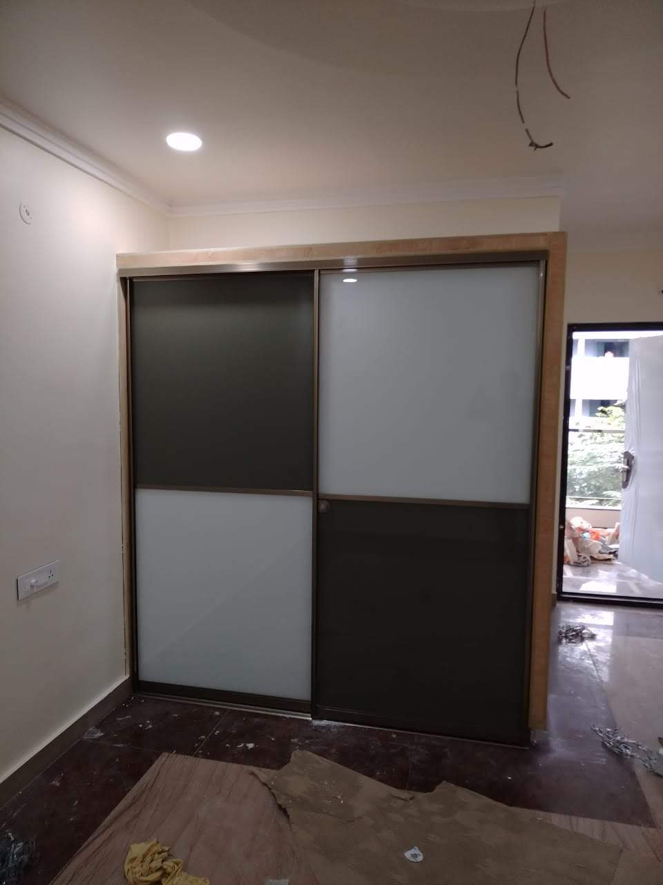 lacquer-glass-wardrobe-biggest-brand-gurgaon-glass-wardrobe-largest-dealers-manufacturers-in-gurgaon-gurugram-india